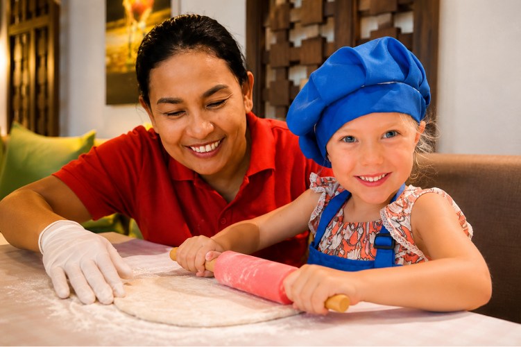 service-baby-sitting baby sitting service in thailand
